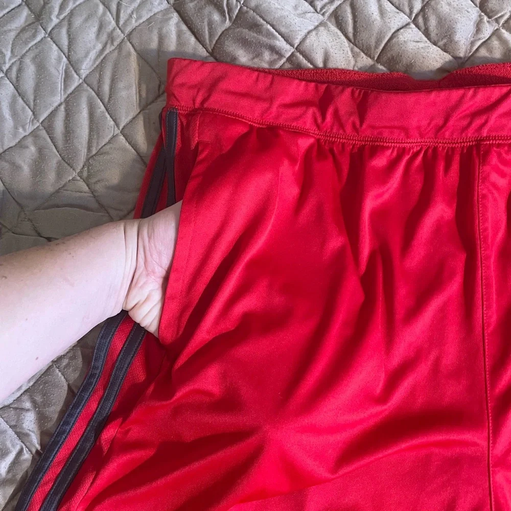Adidas basketball shorts with pockets - Picture 4 of 6